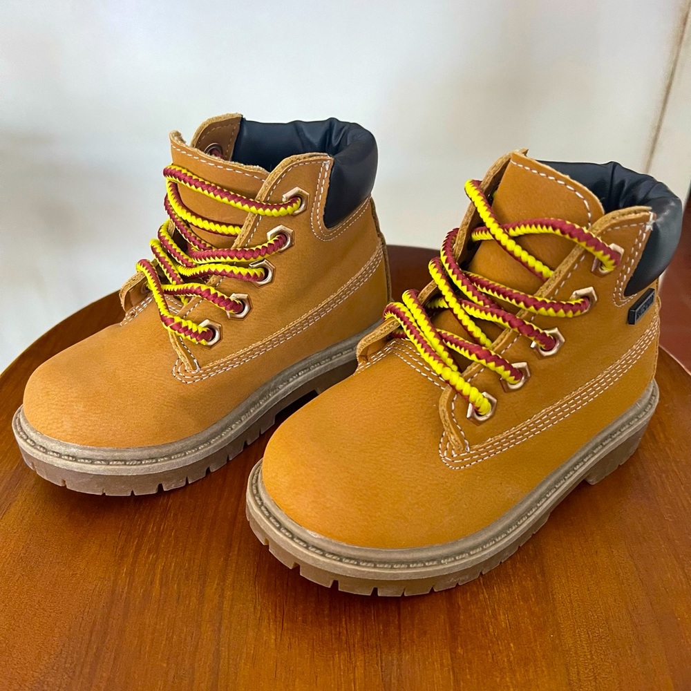 Trail Guide Waterproof Boots Boys Size 7M